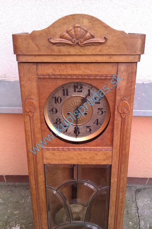  Predám starožitné dvojzavažové nástenné hodiny 